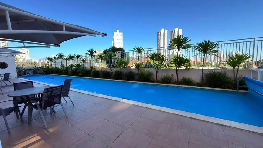 Piscina com piscina no Residencial Conquist